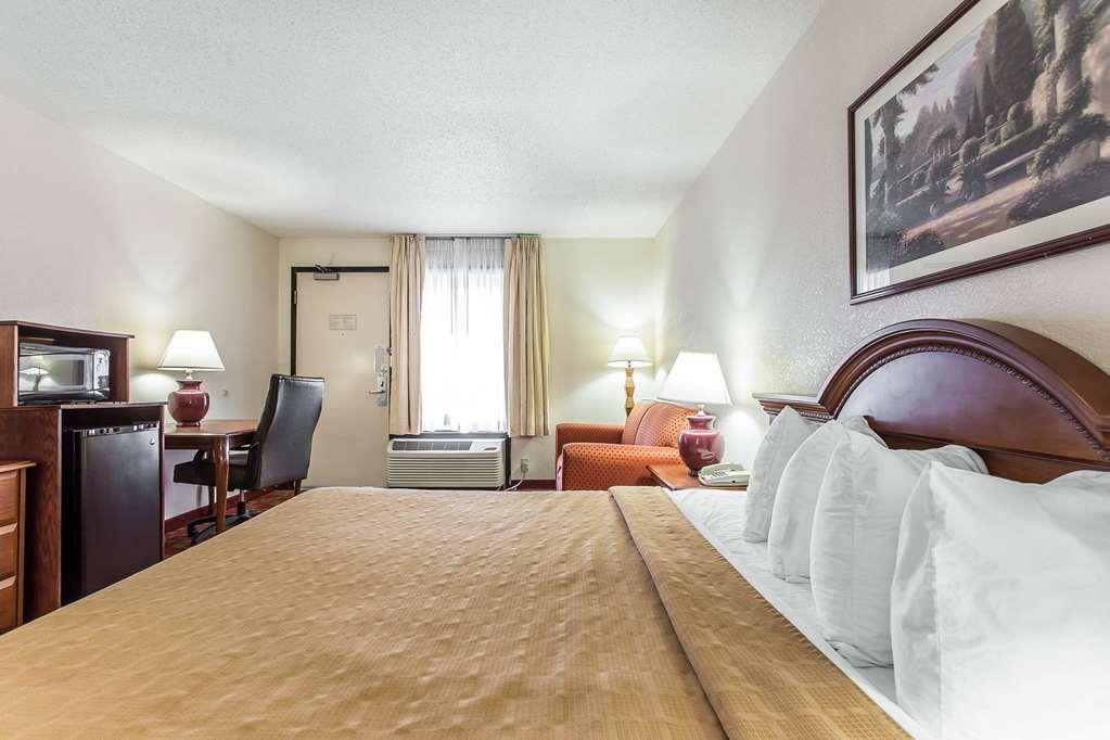 Quality Inn Greenville Near University Pokoj fotografie