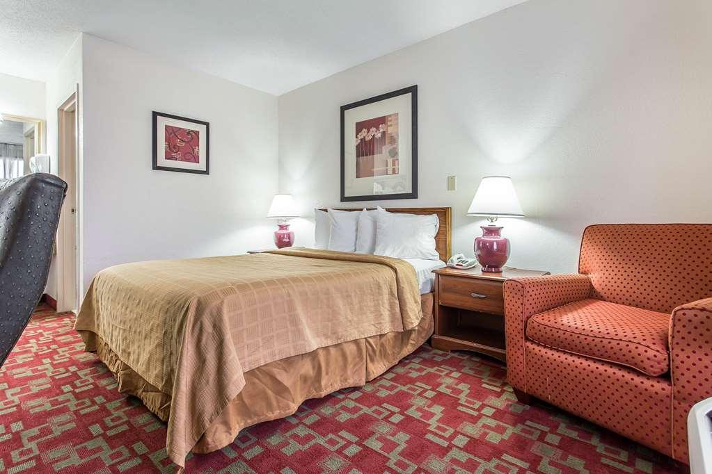 Quality Inn Greenville Near University Pokoj fotografie